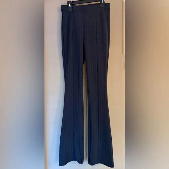 ALO Yoga Charcoal Ribbed Split-Hem Bootcut Pants - Picture 10 of 12